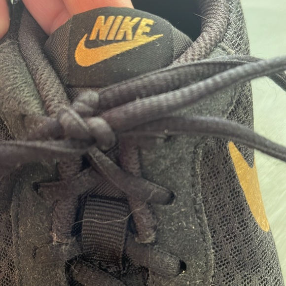 Nike women’s athletic shoes, size 12. - Picture 3 of 6